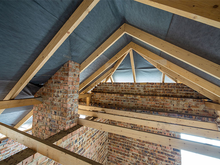 Reforma de tejado con vigas de madera